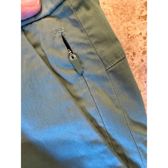 Men's Lululemon Shorts Green Size 31 EUC - Picture 4 of 10